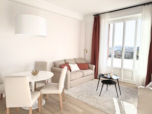 Smart TV, Netflix, streaming services