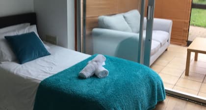 Nizzan 4 Bed talo lähellä Basildon Town Center nukkuu 8