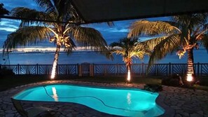 Outdoor pool - Beautiful waterfront villa le Mauridul in Mauritius  (Port louis)
