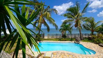 Alberca al aire libre