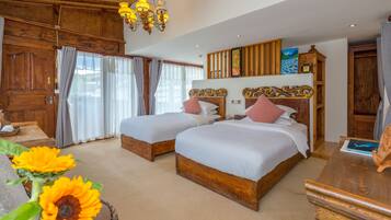 Exclusive Twin Room | Desk, blackout drapes, soundproofing, rollaway beds