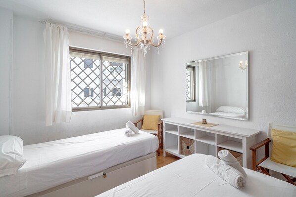 2 bedrooms, iron/ironing board, free WiFi, bed sheets