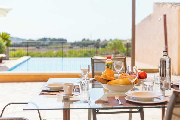 Outdoor dining - Can Pont - Beautiful villa with pool and garden in Manacor (Manacor)