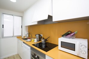 Fridge, microwave, oven, stovetop - Singular Stays El Micalet (Valencia)