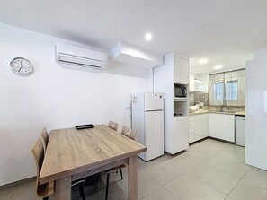 Dining - ROSES I - Piso con vista al mar y parking privado (Rosas / Roses)