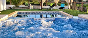 Kan Butxaqui villa nær havet med jacuzzi og pool 160