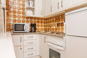 Fridge, microwave, coffee/tea maker, electric kettle