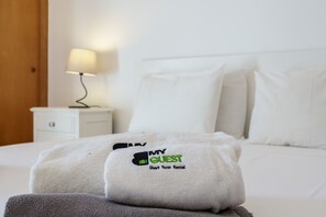 1 quarto, Wi-Fi de cortesia, roupa de cama