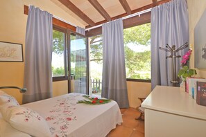 2 chambres, fer et planche Ă repasser, Wi-Fi gratuit, draps fournis