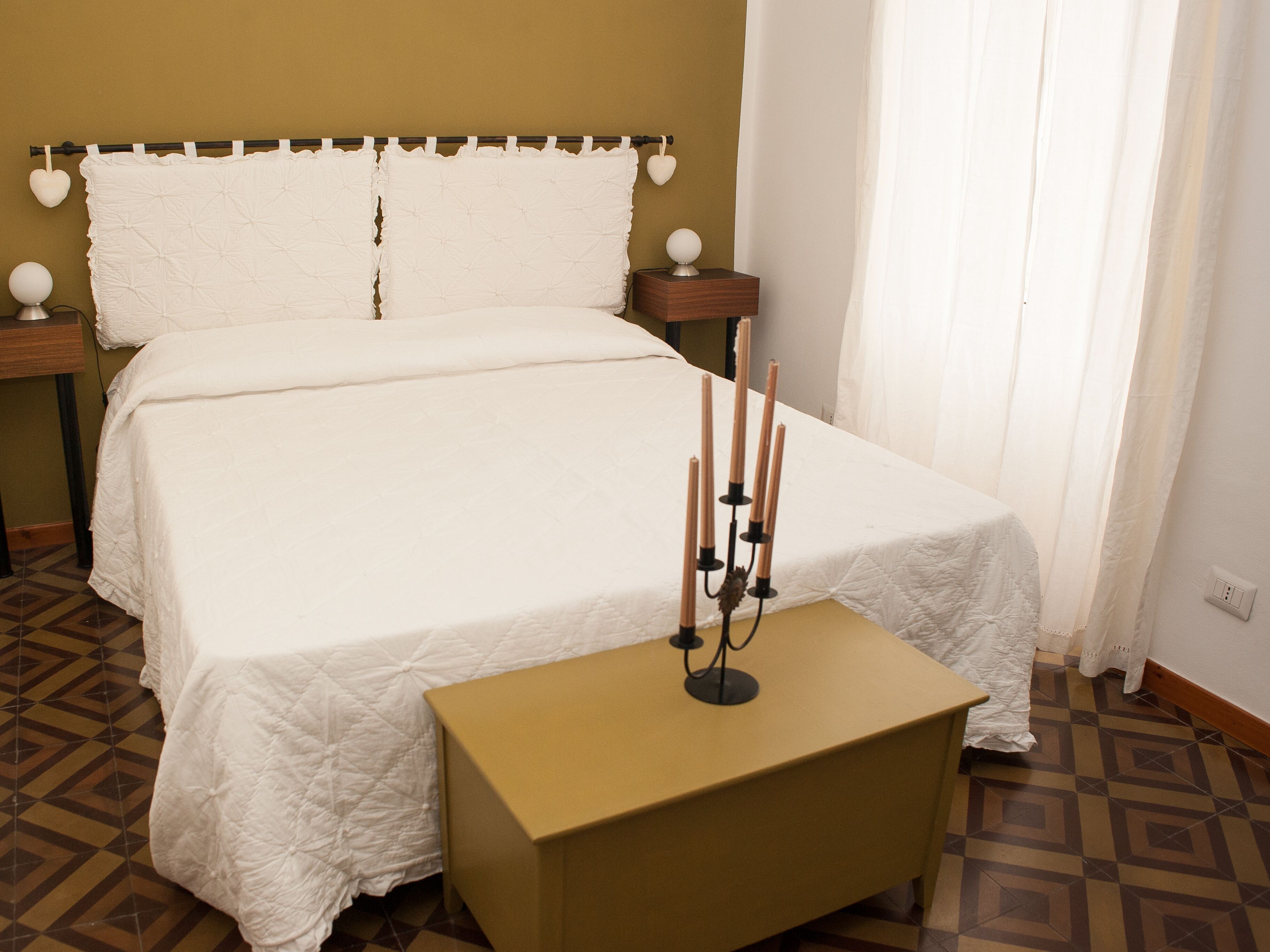 1 habitación, tabla de planchar con plancha, wifi gratis y ropa de cama 