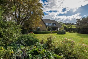 Exterior - Beautiful Duplex with Lakeview @ 'Little Paradise', 25 min to Hamburg City (Hoisdorf)