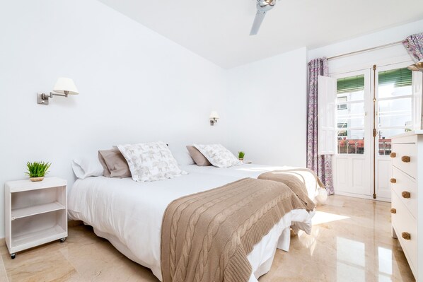 2 bedrooms, WiFi, bed sheets