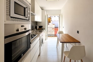 Refrigerador, microondas, horno y lavavajillas