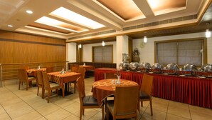 Restaurant - Treebo The Senate Hotel (Kanayannur)