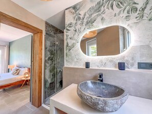 Baignoire, serviettes fournies