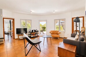 TV - Villa La Sella KN in exclusive area of La Sella (Pedreguer)