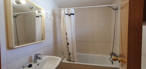 Bathtub