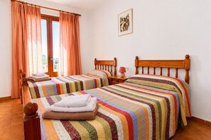 4 habitaciones, tabla de planchar con plancha y wifi gratis 