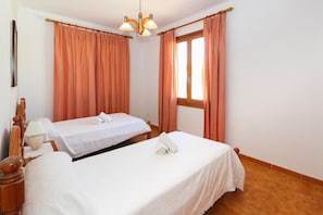 4 habitaciones, tabla de planchar con plancha y wifi gratis 