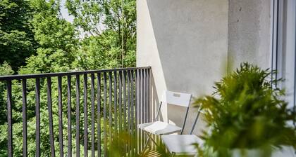 Irena and Anatol Apartment - 5 min walk to Krakow’s Main Square! Sleeps 4!