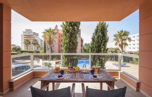 Outdoor dining - B02 - Fantastic Apartment with Pool Almost on the Sandy Beach! (Portimão)