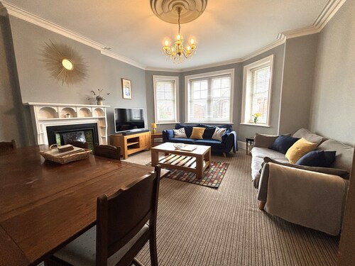 Silverdale Sunbeams, 4 bedroom spacious apartment close to seafront