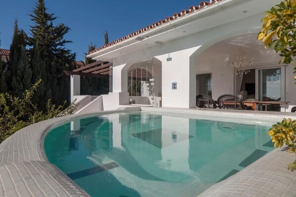 A heated pool - Hilltop Jacuzzi House (Fuengirola)