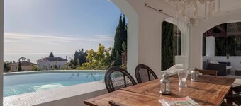 Hilltop Jacuzzi House