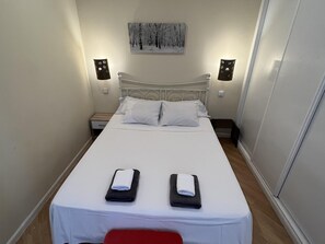1 bedroom, iron/ironing board, Internet, bed sheets - Apartment close to the Plaza of Santa Ana and Puerta del Sol (MADRID)