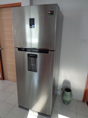 Interior - Calv-Inn 3 189m2 4 bedroom 2 wc big livingroom and ktichen (Tambon Saen Suk )