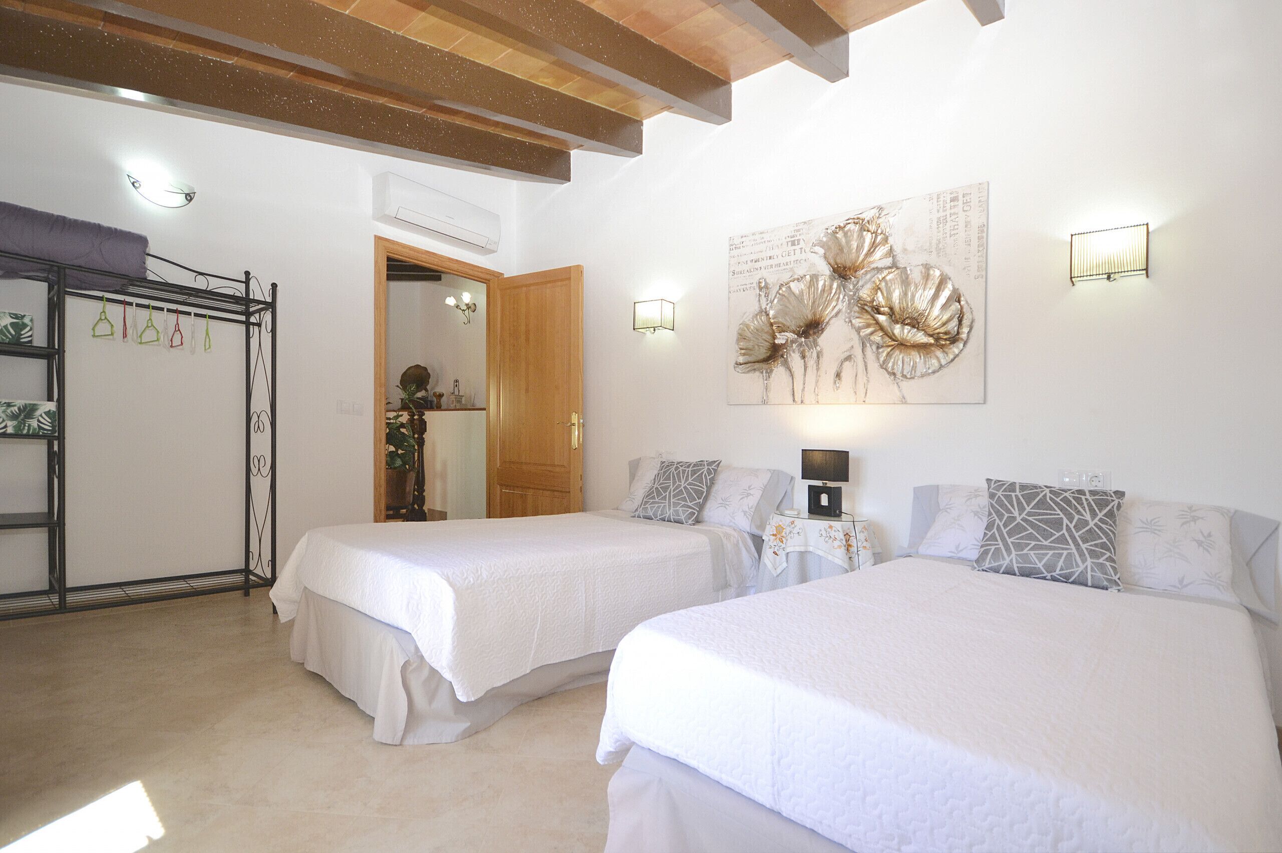 4 chambres, fer et planche à repasser, Wi-Fi gratuit, draps fournis