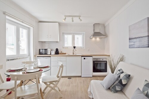 Ericeira Typical Apartment (C69)