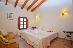 8 bedrooms, iron/ironing board, free WiFi, bed sheets