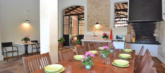 Tofollubí 152 fantastic villa with private pool, large outdoor area, air conditioning and barbecue area