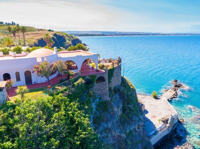 Pool, overlooking the sea