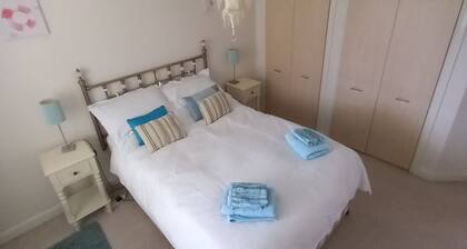 KAUNIS BRIGHT MODERN APARTMENT.