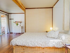 Fer et planche à repasser, Wi-Fi gratuit, draps fournis