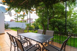 Outdoor dining - Villa Francisca by Casasol (Nerja)