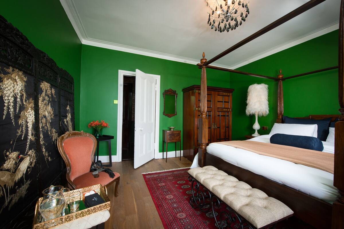 Suite (Emperor) | Egyptian cotton sheets, premium bedding, individually decorated