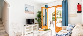 Duplex apartment with all new furniture!