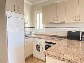 Fridge, microwave, oven, coffee/tea maker