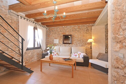 Carratxet - Spacious house with large pool and garden in Buger, Mallorca
