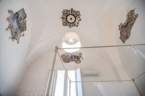 Interior - Storie e Affreschi - Two Bedroom Apartment, Sleeps 5 (Gallipoli)