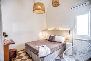 2 bedrooms, iron/ironing board, free WiFi, bed sheets - Storie e Affreschi - Two Bedroom Apartment, Sleeps 5 (Gallipoli)