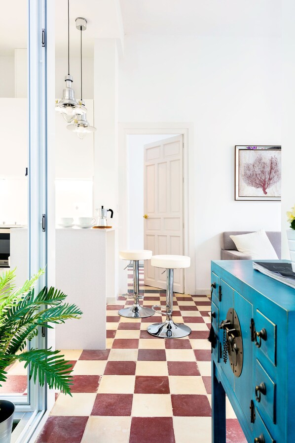 Interior - Cozy Apartment with Access to Rooftop Terrace. Galera II (Seville)