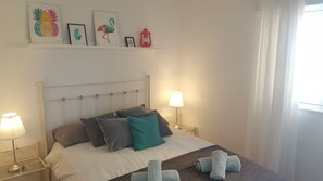 2 chambres, fer et planche à repasser, Wi-Fi gratuit, draps fournis
