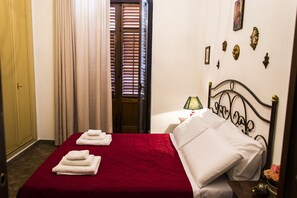 2 Schlafzimmer, Schreibtisch, Bügeleisen/Bügelbrett, kostenloses WLAN