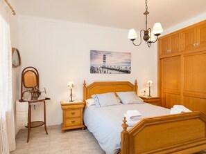 4 Schlafzimmer, Bügeleisen/Bügelbrett, Internetzugang, Bettwäsche