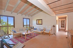 TV - Font - Country house with pool in Artá (Arta)