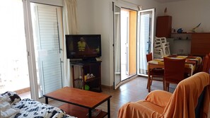 TV - Apartment Artit Attic U (L'Estartit)